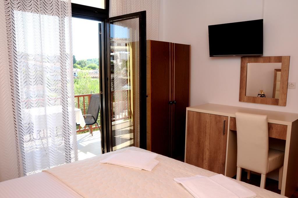 Guest House Smajlaga Ulcinj Esterno foto