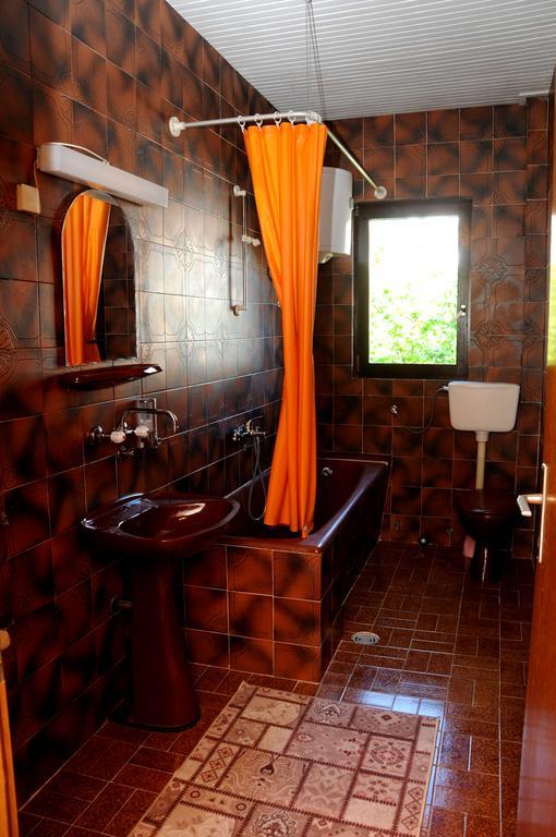 Guest House Smajlaga Ulcinj Esterno foto