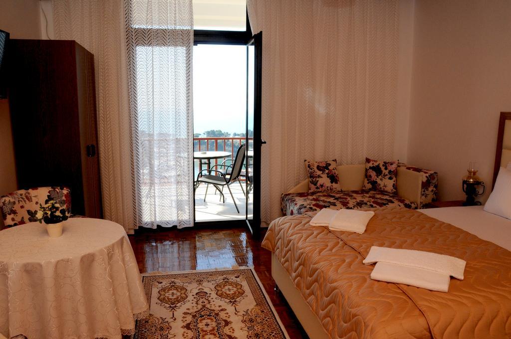 Guest House Smajlaga Ulcinj Esterno foto