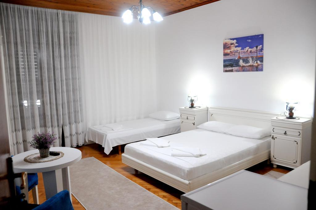 Guest House Smajlaga Ulcinj Esterno foto